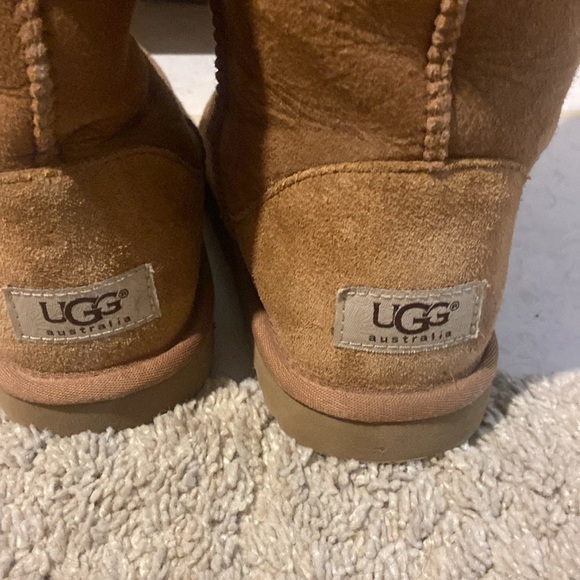 Uggs, great condition camel colored UGG boots - Picture 3 of 8